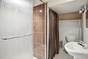 10424 S Forest Ave, Chicago, IL 60628 - Photo 18