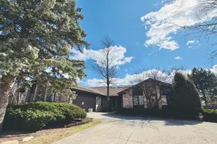 3623 Pebble Beach Rd, Northbrook, IL 60062 - Photo 2