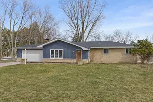 916 Barber Ln, Joliet, IL 60435 - Photo 1
