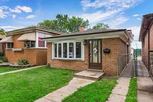 10316 S Green Bay Ave, Chicago, IL 60617 - Photo 2