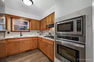 10316 S Green Bay Ave, Chicago, IL 60617 - Photo 8