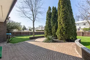 8332 N Knight Ave, Niles, IL 60714 - Photo 2