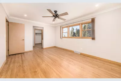 8332 N Knight Avenue, Niles, IL 60714 - Photo 20