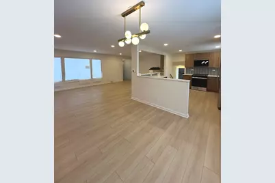 821 W Manor Court, Glenwood, IL 60425 - Photo 8