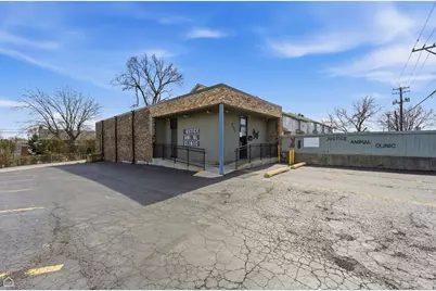 8507 S Roberts Road, Justice, IL 60458 - Photo 2