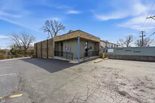 8507 S Roberts Rd, Justice, IL 60458 - Photo 1