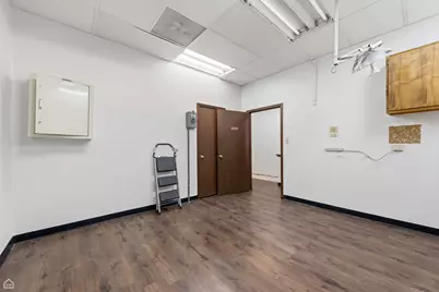 8507 S Roberts Road, Justice, IL 60458 - Photo 18