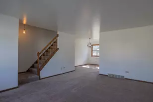 1583-1585 Sheffield Dr, Elgin, IL 60123 - Photo 4