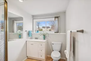 36615 N Streamwood Dr, Gurnee, IL 60031 - Photo 6