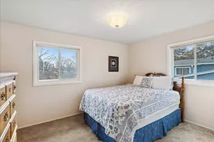 36615 N Streamwood Dr, Gurnee, IL 60031 - Photo 12