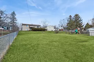 36615 N Streamwood Dr, Gurnee, IL 60031 - Photo 18