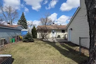 111 Cedar Cir, Streamwood, IL 60107 - Photo 22