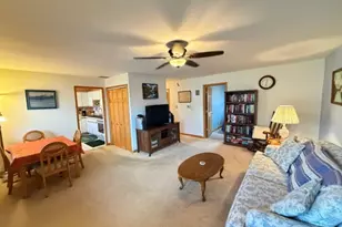 111 Cedar Cir, Streamwood, IL 60107 - Photo 8