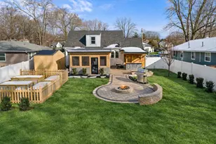 1025 Queen Anne St, Woodstock, IL 60098 - Photo 2