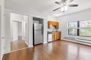 4555 N Malden St, Chicago, IL 60640 - Photo 2