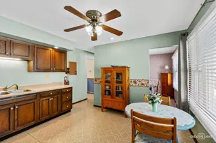 601 N View St, Hinckley, IL 60520 - Photo 10