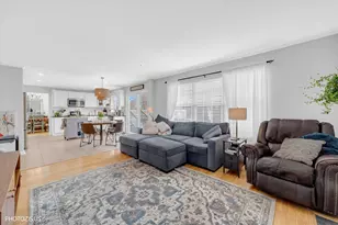 1728 Village Ct, Crystal Lake, IL 60014 - Photo 12