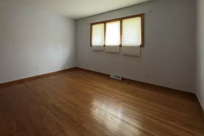 7700 Apple Tree Lane, Willowbrook, IL 60527 - Photo 18