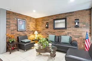 9332 Landings Ln, Des Plaines, IL 60016 - Photo 4