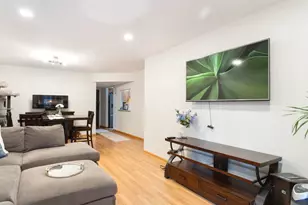 9332 Landings Ln, Des Plaines, IL 60016 - Photo 8