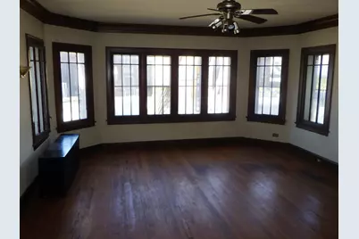 8241 S Clyde Avenue, Chicago, IL 60617 - Photo 2