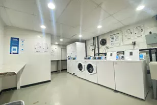 1060 W Hollywood Ave, Chicago, IL 60660 - Photo 12