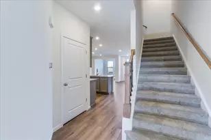 616 Switchgrass Ln, Bolingbrook, IL 60490 - Photo 4