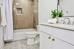 9396 Landings Ln, Des Plaines, IL 60016 - Photo 20