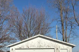 4020 E 1553rd Rd, Earlville, IL 60518 - Photo 6