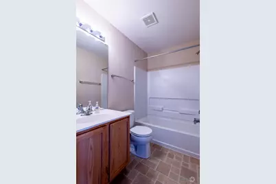 2490 Anna Way, Elgin, IL 60124 - Photo 20