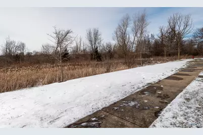 2490 Anna Way, Elgin, IL 60124 - Photo 2