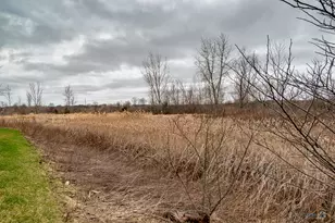 2490 Anna Wy, Elgin, IL 60124 - Photo 2