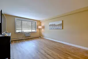 1880 Bonnie Ln, Hoffman Estates, IL 60169 - Photo 8