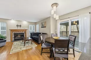 138 Emerald Dr, Streamwood, IL 60107 - Photo 14