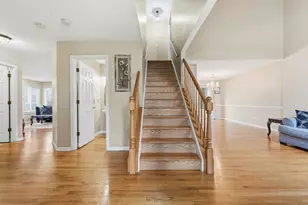 138 Emerald Dr, Streamwood, IL 60107 - Photo 4