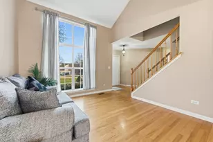 138 Emerald Dr, Streamwood, IL 60107 - Photo 6