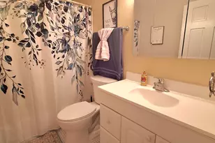 2211 S Stewart Ave, Lombard, IL 60148 - Photo 22