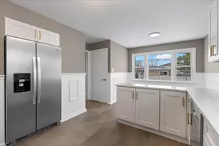 4536 W 100th Pl, Oak Lawn, IL 60453 - Photo 10