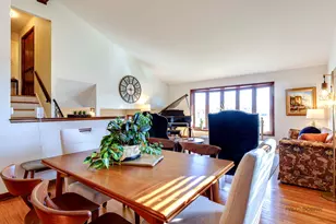 2042 S Goebbert Rd, Arlington Heights, IL 60005 - Photo 20