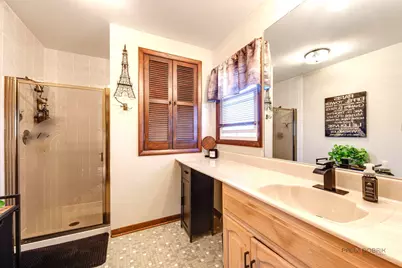 2042 S Goebbert Road, Arlington Heights, IL 60005 - Photo 24