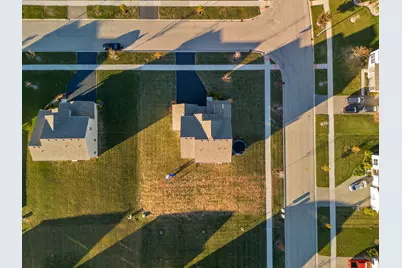 668 Braemore Lane, Yorkville, IL 60560 - Photo 38