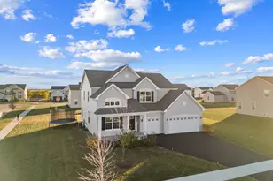 668 Braemore Lane, Yorkville, IL 60560 - Photo 2