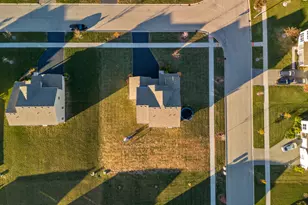 668 Braemore Lane, Yorkville, IL 60560 - Photo 36