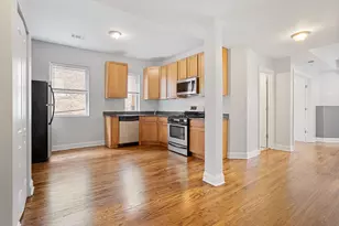 2015 W Jarvis Ave, Chicago, IL 60645 - Photo 2