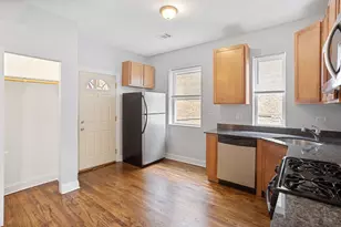 2015 W Jarvis Ave, Chicago, IL 60645 - Photo 4