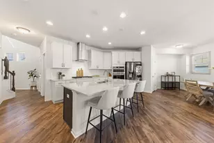 2534 Leander Ct, Woodridge, IL 60517 - Photo 6