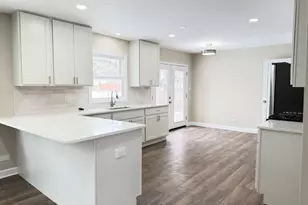 711 Woodhollow Ln, Buffalo Grove, IL 60089 - Photo 4