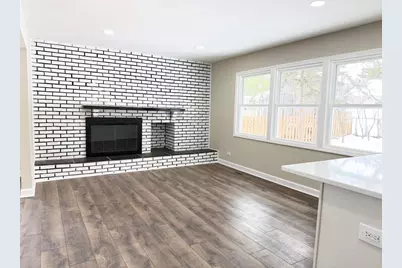 711 Woodhollow Lane, Buffalo Grove, IL 60089 - Photo 8