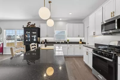 429 Fairway Lane, Sycamore, IL 60178 - Photo 8