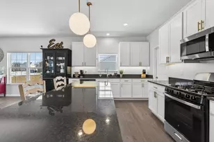 429 Fairway Ln, Sycamore, IL 60178 - Photo 8